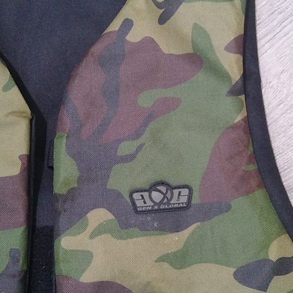 Gen X Global Reversible camo padded hunting tactical vest - Picture 8 of 11